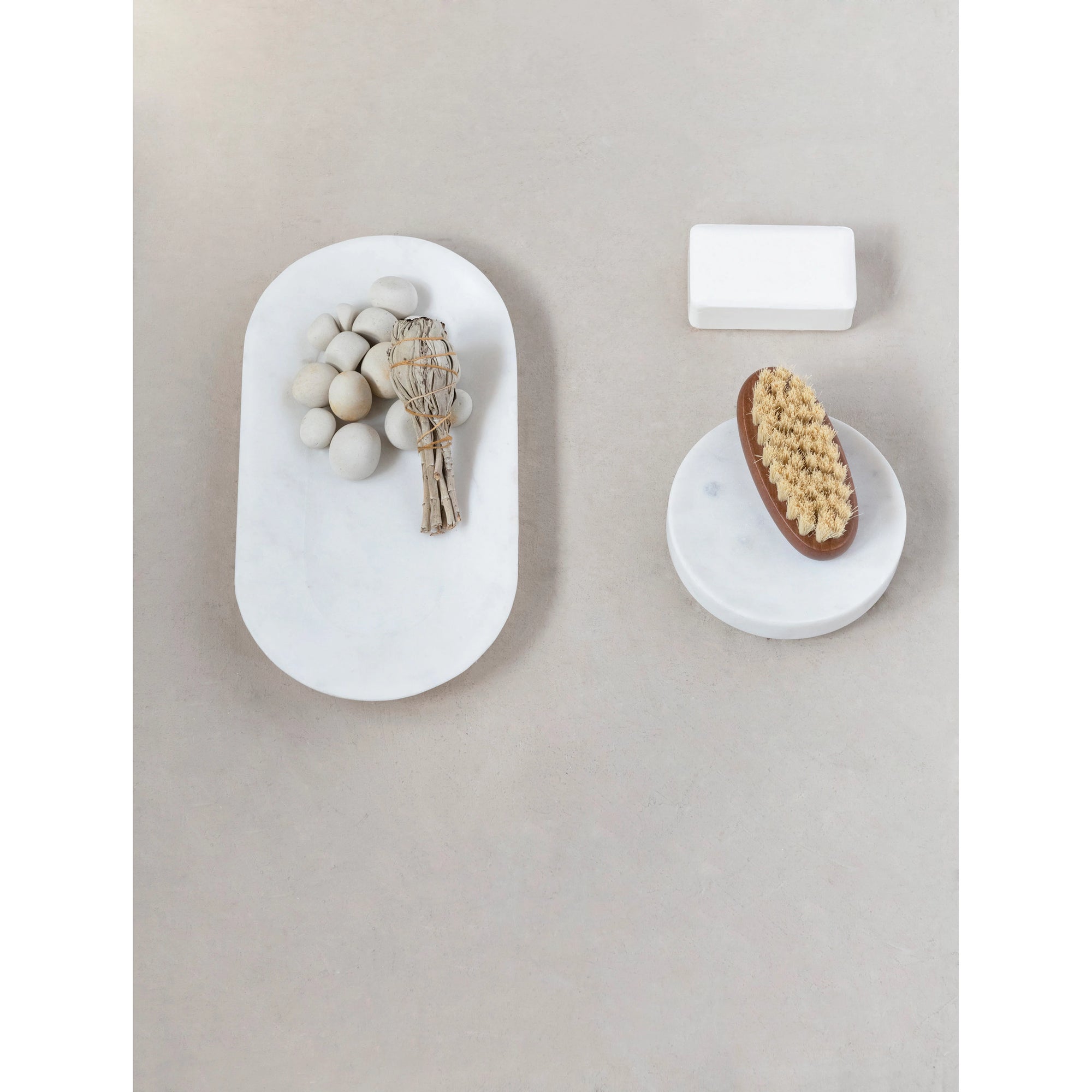 oval white marble tray. Perfect for displaying trinkets, matches, keys, and other items of home decor. #homedecor